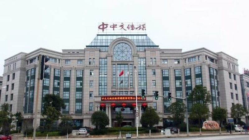 文化传媒公司注册自己办还是找代办